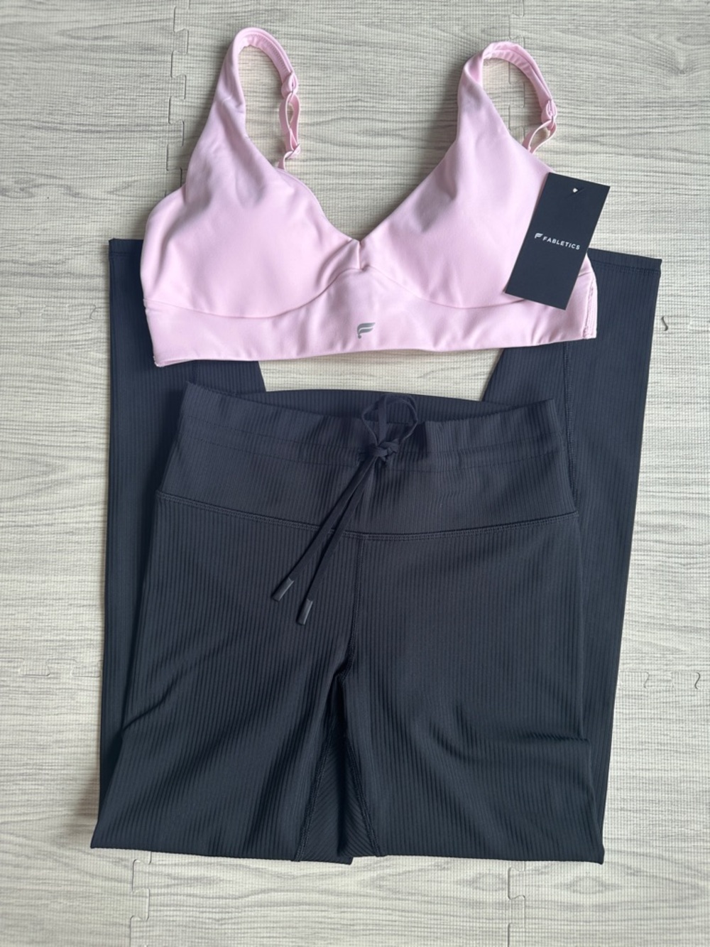 Fabletics Set: Ribbed leggings with Sports bra